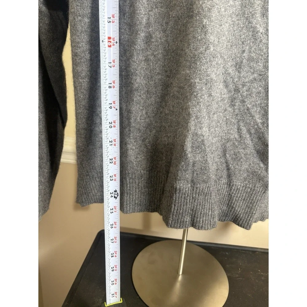 Vintage Embassy Row Menswear V-Neck Cashmere Gray Sweater XL / L